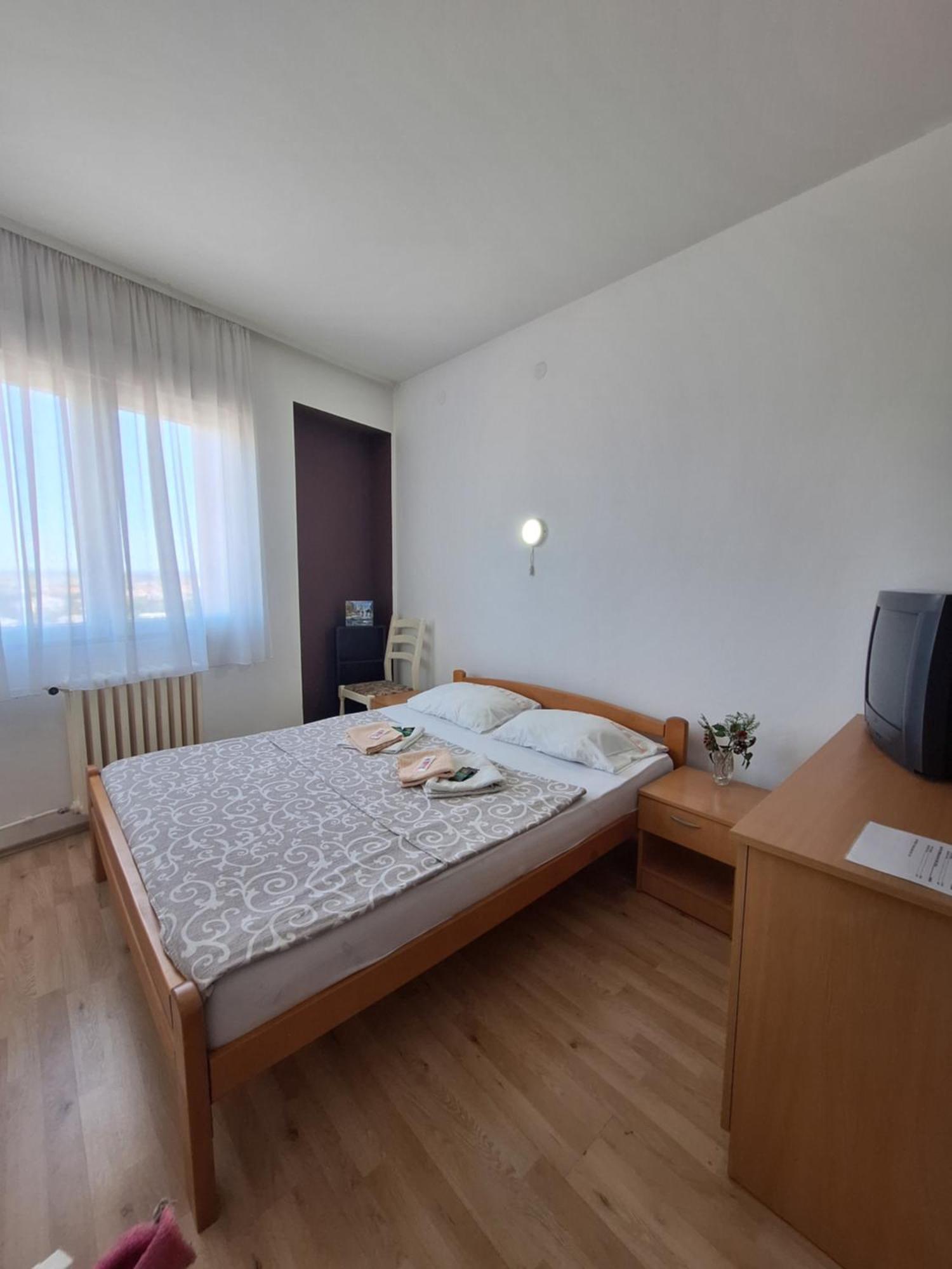 Hotel Konaciste Trstenik Екстериор снимка