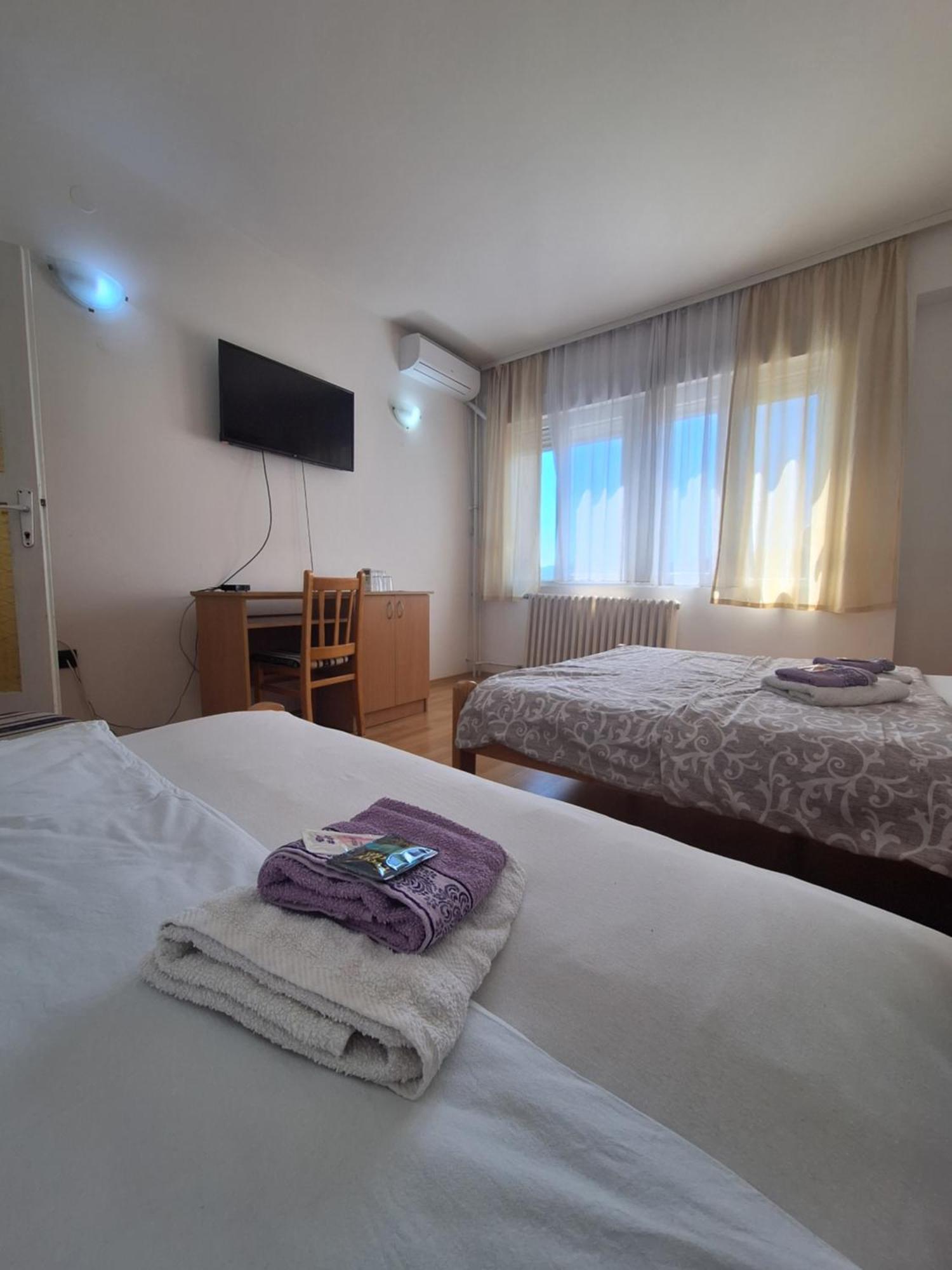 Hotel Konaciste Trstenik Екстериор снимка